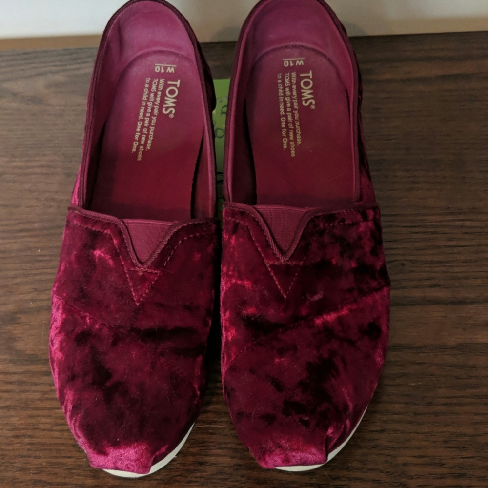 Toms Shoes